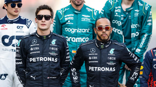 George Russell y Lewis Hamilton de Mercedes Benz